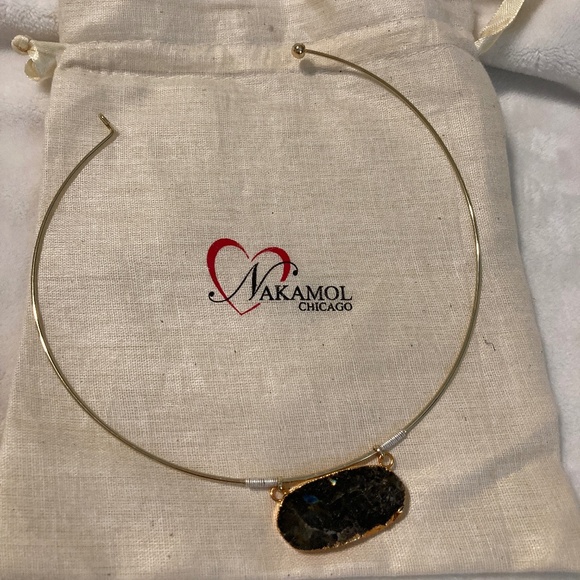Gold Collar Necklace with dark stone - Picture 1 of 4
